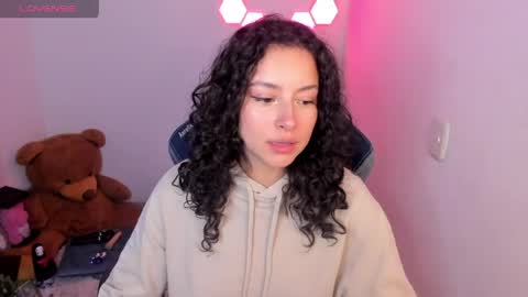 aqua emilly online show from April 18, 11:48 pm