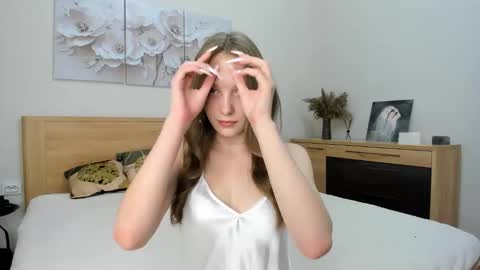 Snapshot of ar_ya18 chatting on September 27, 9:16 am Lina online show from September 27, 9:16 am