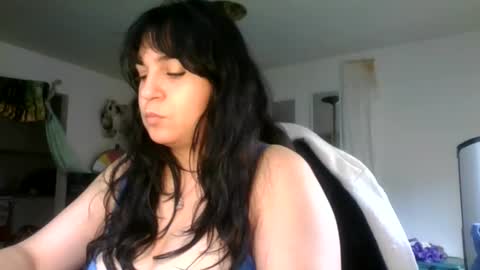 Snapshot of arabbustybeauty chatting on September 30, 6:35 pm BustyPrincessLeila online show from September 30, 6:35 pm