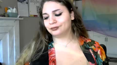 Snapshot of arabbustybeauty chatting on January 15, 11:08 pm BustyPrincessLeila online show from January 15, 11:08 pm