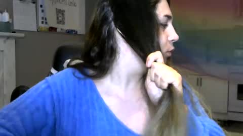 Snapshot of arabbustybeauty chatting on January 13, 8:47 am BustyPrincessLeila online show from January 13, 8:47 am