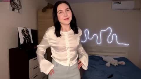 Emi online show from April 22, 4:26 pm