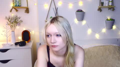 Snapshot of arcticaryder chatting on September 27, 8:43 am Jenny online show from September 27, 8:43 am