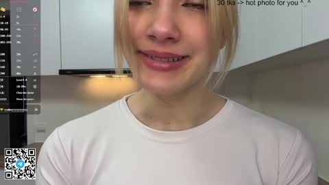 Caroline online show from April 26, 5:43 pm