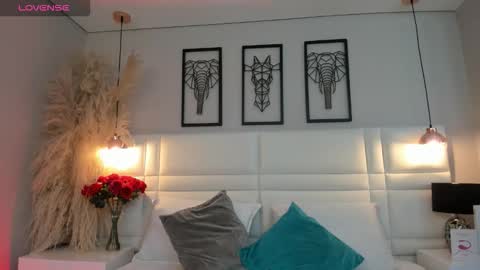 ari_lynn_ online show from October 28, 3:12 am