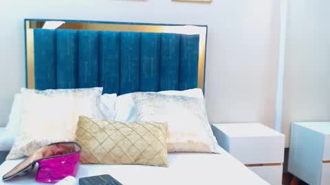 aria online show from April 26, 2:26 pm