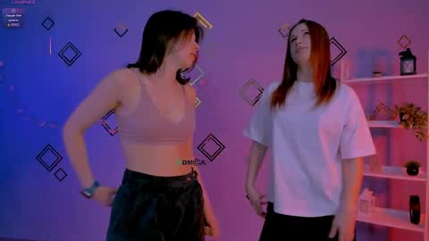 aria_wild_ online show from April 22, 9:06 am