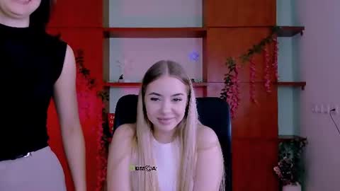 aria_wild_ online show from June 25, 9:13 am