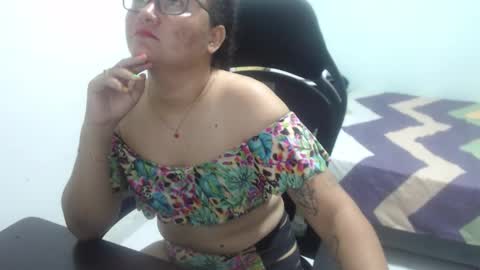 ...Ariana... online show from March 3, 6:25 pm