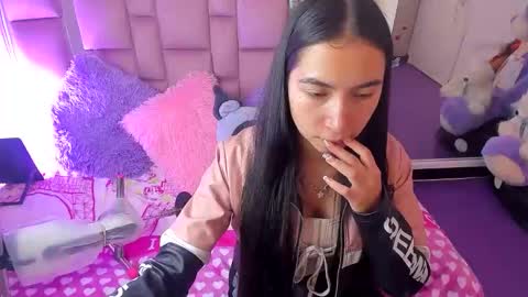 ariadnacappelletty online show from April 25, 3:53 pm