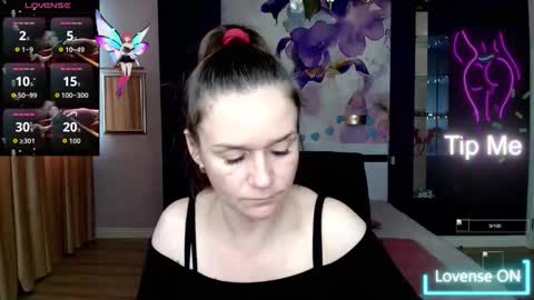 AriaGray online show from October 13, 1:25 pm