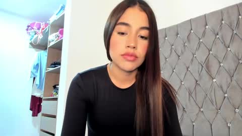 Aria Montgomery online show from December 29, 1:45 am