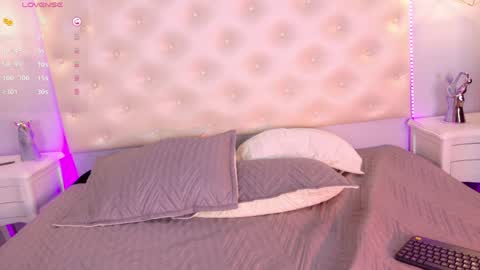 ariana_carterr online show from April 24, 9:17 pm