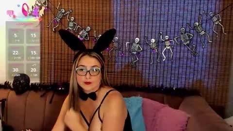 Ariana Cruz online show from October 16, 2:30 pm