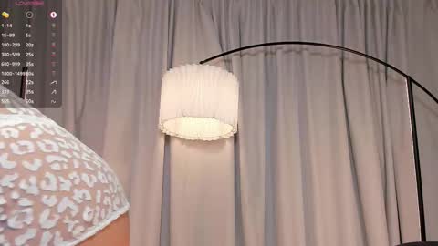 Snapshot of ariana_fitl chatting on October 12, 4:59 am DaniAri - dimension X at night NY time online show from October 12, 4:59 am