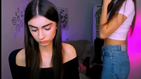 Snapshot of ariana_ross7 chatting on September 26, 4:04 pm ariana_ross7 online show from September 26, 4:04 pm
