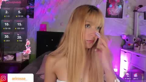 Snapshot of ariana_rosse__ chatting on October 10, 11:04 am Ariana online show from October 10, 11:04 am