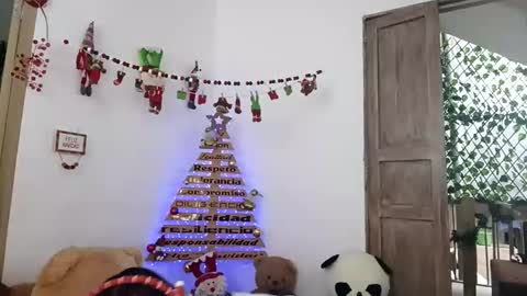  ariana  online show from December 18, 7:51 pm