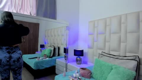  ariana  online show from April 22, 4:26 pm