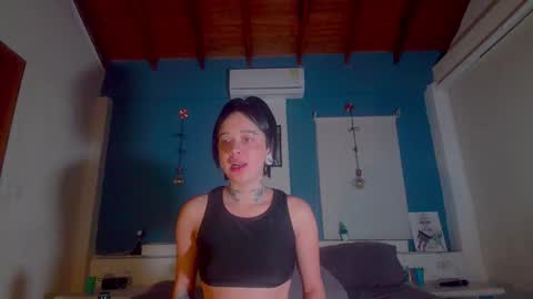 Snapshot of ariana_whitee chatting on September 29, 9:25 am ariana_whitee online show from September 29, 9:25 am