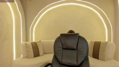 Ariana Dumont online show from April 22, 11:18 am