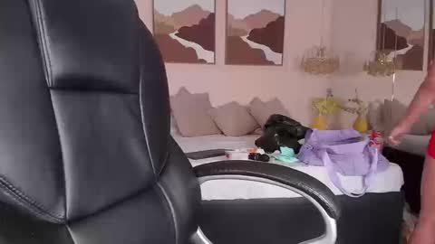 Ariana online show from September 10, 4:18 pm