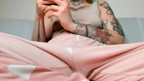 Ariana  Steven online show from April 18, 8:53 pm