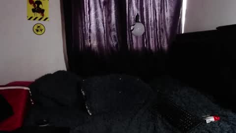 Snapshot of arianauwu666 chatting on December 24, 7:44 pm help me 100 hands up my OF is Free online show from December 24, 7:44 pm