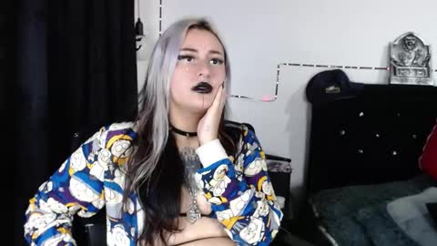 Snapshot of arianauwu666 chatting on September 15, 10:17 pm help me 100 hands up my OF is Free online show from September 15, 10:17 pm
