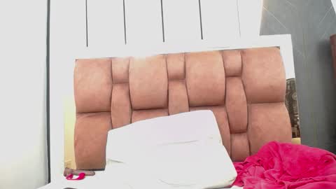 Snapshot of arianna_pearl chatting on September 12, 2:02 pm arianna pearl online show from September 12, 2:02 pm