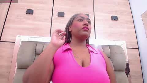 Snapshot of arianna_pearl chatting on January 3, 12:19 pm arianna pearl online show from January 3, 12:19 pm