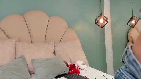 Snapshot of ariel_jonnes chatting on December 24, 1:17 pm Ariel online show from December 24, 1:17 pm