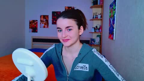 Snapshot of arielstonks_lovee chatting on March 4, 6:04 am arielstonks_lovee online show from March 4, 6:04 am