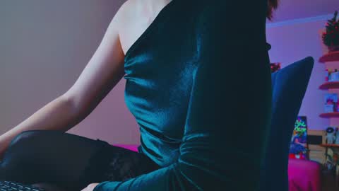 Snapshot of arielstonks_lovee chatting on January 7, 5:01 am arielstonks_lovee online show from January 7, 5:01 am