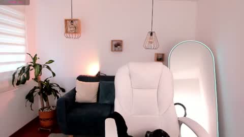Ari  online show from July 14, 6:34 pm