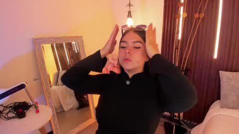  Arianna  online show from April 16, 9:03 pm