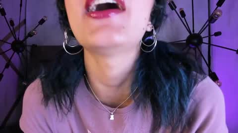 Aris Suarez online show from April 23, 5:37 am