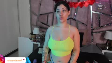 Snapshot of arisantana chatting on February 18, 12:28 pm Aria online show from February 18, 12:28 pm