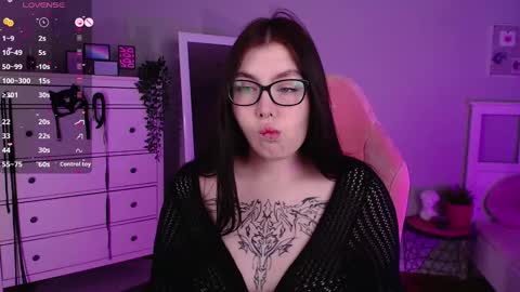Snapshot of arizonaa_muse chatting on March 2, 12:31 am Astrid online show from March 2, 12:31 am