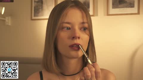 Nina online show from December 15, 4:04 pm