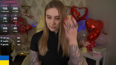 Snapshot of arolinanight chatting on February 15, 8:33 am AROLINA online show from February 15, 8:33 am