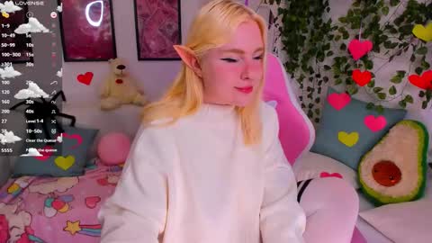 art_lovee_ online show from February 27, 1:49 am