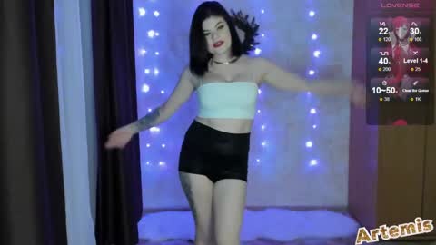 Artemis  my pvt is open and lovense is active  online show from December 2, 2:30 pm