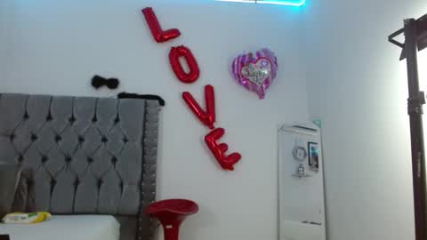 Snapshot of artemiza_love_ chatting on March 5, 12:11 pm artemiza online show from March 5, 12:11 pm