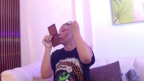 Snapshot of artemiza_love_ chatting on October 14, 12:30 pm artemiza online show from October 14, 12:30 pm
