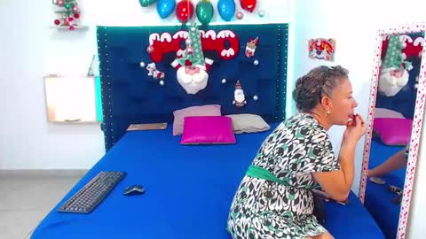 Snapshot of artemiza_love_ chatting on December 31, 6:46 pm artemiza online show from December 31, 6:46 pm