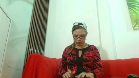 Snapshot of artemiza_love_ chatting on October 18, 1:03 pm artemiza online show from October 18, 1:03 pm