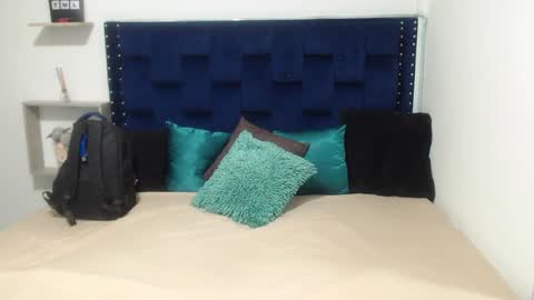 Snapshot of artemiza_love_ chatting on March 11, 12:06 pm artemiza online show from March 11, 12:06 pm