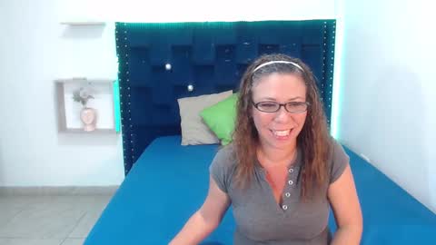 Snapshot of artemiza_love_ chatting on January 25, 12:30 pm artemiza online show from January 25, 12:30 pm