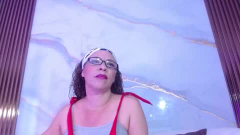 Snapshot of artemiza_love_ chatting on September 24, 12:37 pm artemiza online show from September 24, 12:37 pm